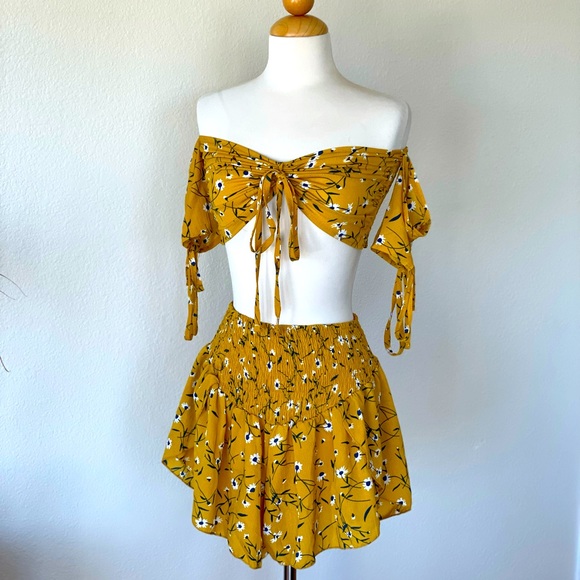 Zaful Other - Zaful Dandelion Floral Print 1940s Style Playsuit